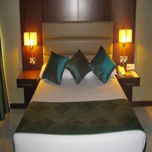 Howard Johnson By Wyndham Downtown Hotel Abu Dhabi