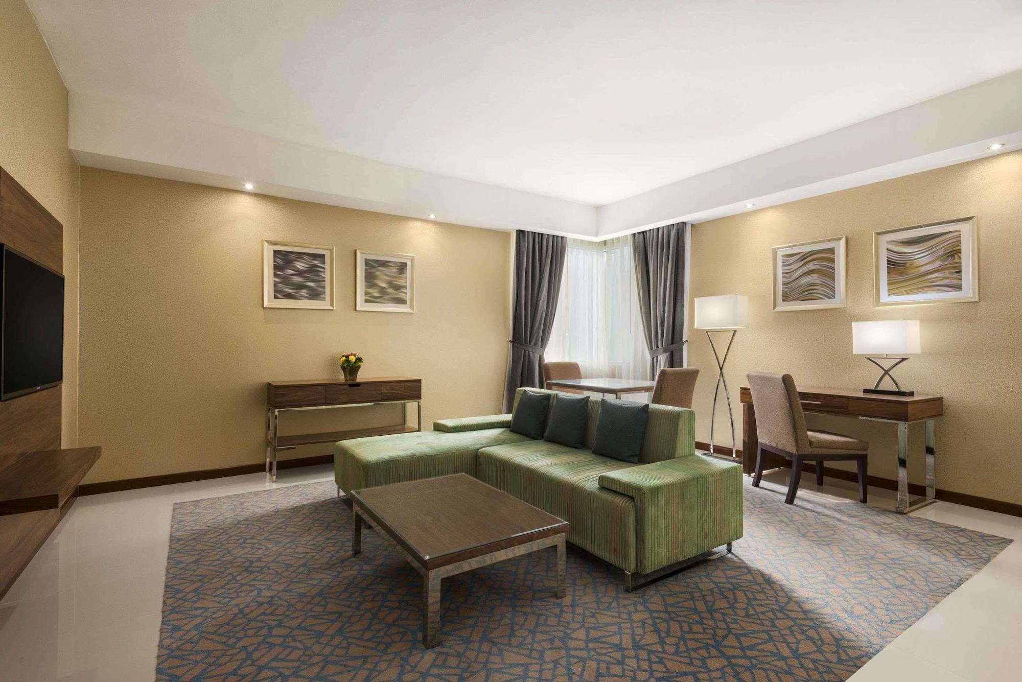 Hotel Howard Johnson By Wyndham Downtown