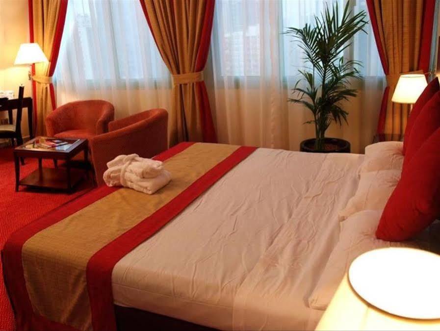 Hotel Howard Johnson By Wyndham Downtown Abu Dhabi